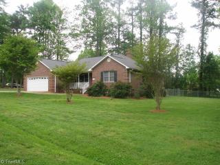 882 Holly Grove Dr, Randleman, NC 27317-9595