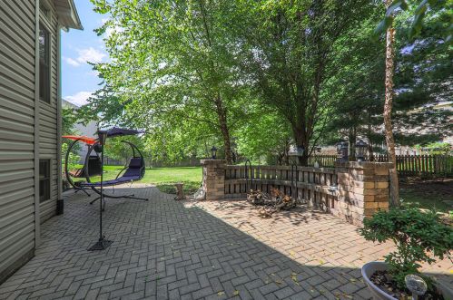 5 Crenshaw Ct, Lemont IL  60490-6614 exterior
