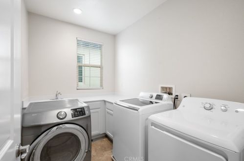 60 Gainsboro, Irvine CA  92620-2187 exterior