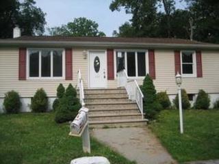 137 Clark St, Wayne, NJ 07470-7659
