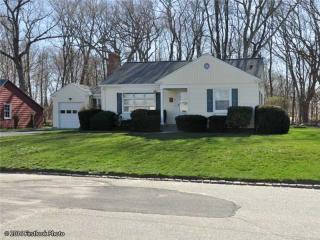 72 Apple Blossom Ln, Cranston, RI 02921-1303