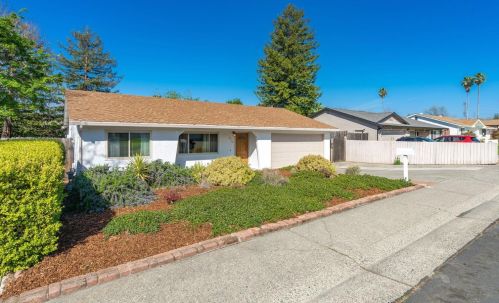 270 Lisawood Dr, Folsom, CA 95630-2716