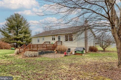 332 Bonnybrook Rd, Carlisle PA  17015-9290 exterior