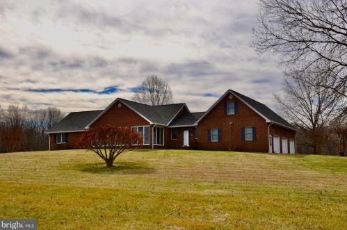 6166 Plank Rd, Fredericksburg, VA 22407-6236