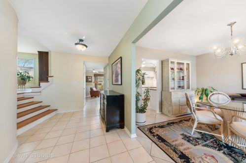 309 Bennett Ln, Des Plaines, IL 60016-2408
