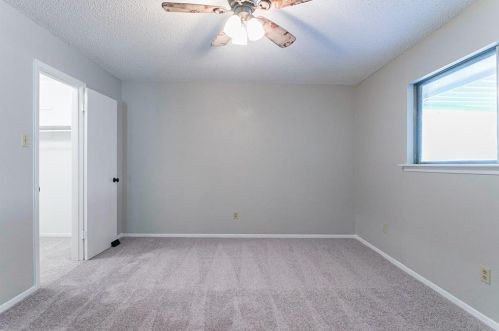 600 Blue Lk Dr, Fort Worth TX  76103-1108 exterior