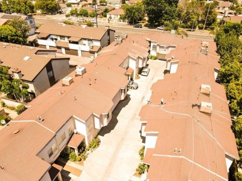 9362 Moonbeam Ave, Van Nuys CA  91402-1392 exterior