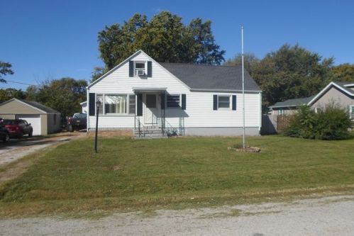 2565 Widener Ave, Decatur, IL 62521-9529
