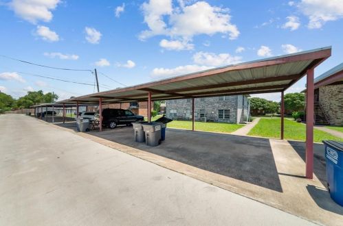 5545 Brookview Ct, Garland TX  75048-4081 exterior