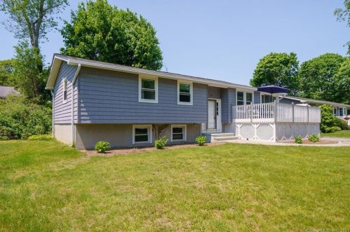 55 Washington Ave, Niantic, CT