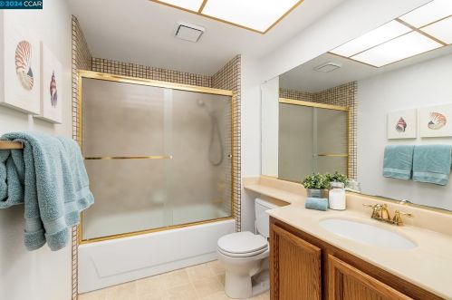 404 Saddlebrook Ln, Concord CA  94523-1614 exterior