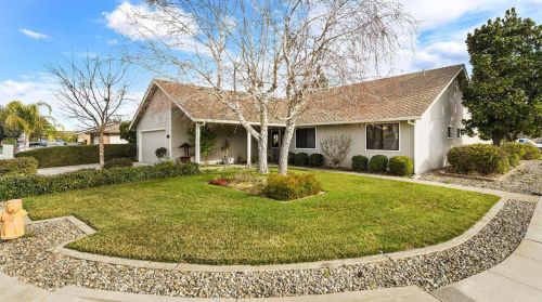 1082 Cabernet Ln, Manteca, CA 95337-6840