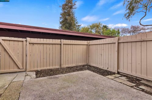1512 Parkwood Pl, Concord CA  94521-2201 exterior