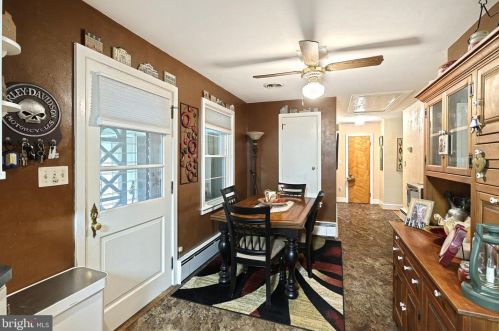 121 Blooming Grv Rd, Hanover PA 17331-8534 exterior