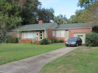 3023 Sherwood Dr, Brunswick, GA 31520-4740