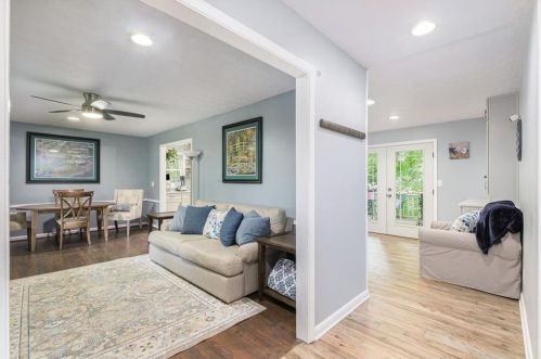 6869 Lockridge Dr, Atlanta GA  30360-1514 exterior