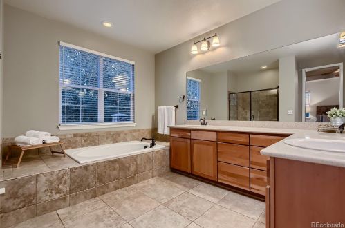 7500 Eaton Park Way, Aurora CO 80016-4292 exterior