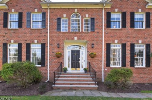 755 Davis Rd, Gillette, NJ 07933-1003