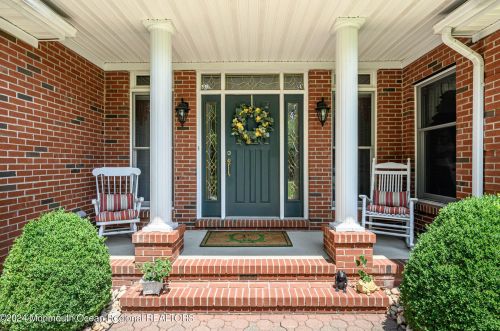 7 Teri Ct, Jackson Twp, NJ 08527-4544