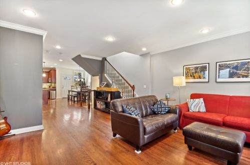 4141 Sacramento Ave, Chicago, IL 60618-2619