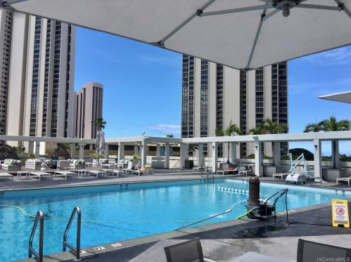 410 Atkinson Dr, Honolulu HI  96814-4730 exterior