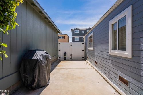 3534 Ocean Dr, Oxnard CA  93035-4345 exterior