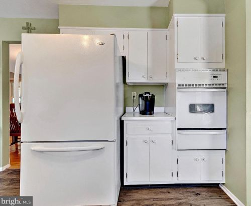 11 Corey Dr, Trenton NJ  08628-1503 exterior