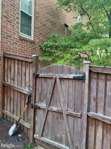 6506 Milva Ln, Springfield VA  22150-4280 exterior
