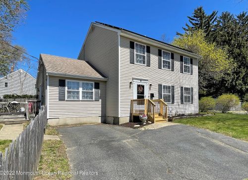 6 Railroad Ave, Middletown, NJ 07748-2528