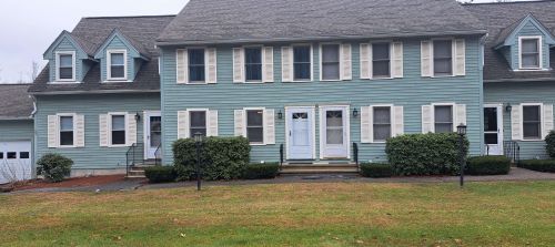 11 Greenough Rd, Plaistow, NH 03865-2700
