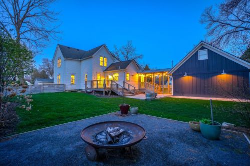 516 Harriet St, Stillwater, MN 55082-5613