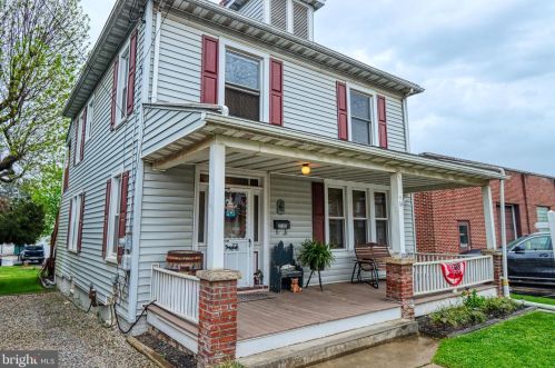 230 Poplar St, Hanover, PA 17331-2921