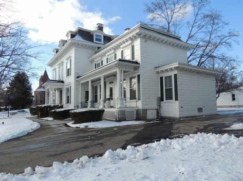 30 Church St, Laconia, NH 03246-3401