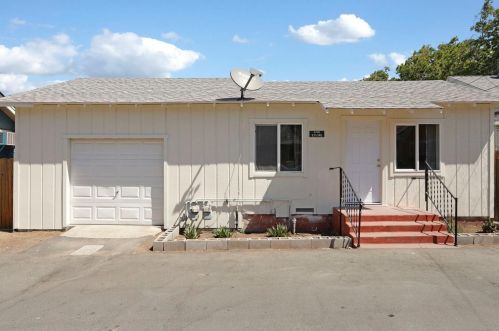 440 Flora St, Lodi, CA 95240-4210