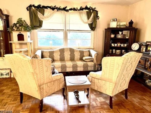 23 Marudy Dr, Clinton, NJ 08809-1220
