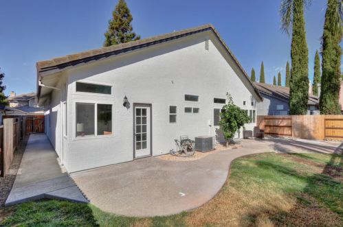 8539 Sun Sprite Ct, Elk Grove CA  95624-3809 exterior