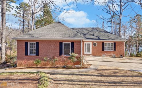 131 Sunrise Dr, Lavonia, GA 30553-2682