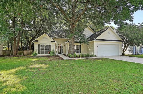 1255 Center Lake Dr, Mount Pleasant, SC 29464-7419