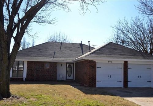 900 Devon St, Yukon, OK 73099-4918