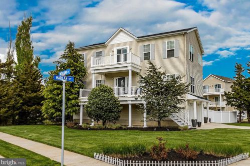 9 Woodlawn Ave, Somers Point, NJ 08244-1009