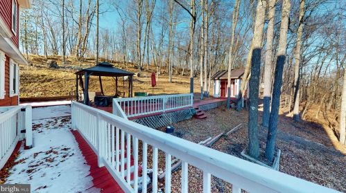 400 Cardinal Dr, Rio WV  26755-6048 exterior