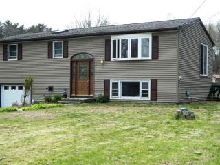 17 Ferland Dr, Killingly, CT 06241-2000