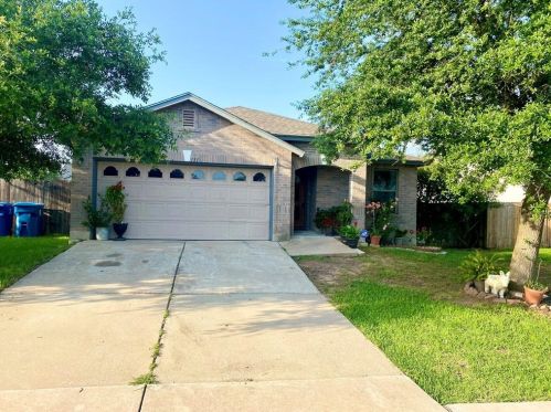 111 Bandara Woods Blvd, Webberville, TX 78621-5818