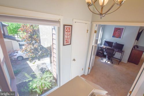343 Sayre Dr, Princeton NJ  08540-5839 exterior