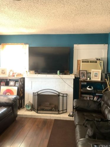 1130 Chestnut Ave, Santa Ana, CA 92701-6428