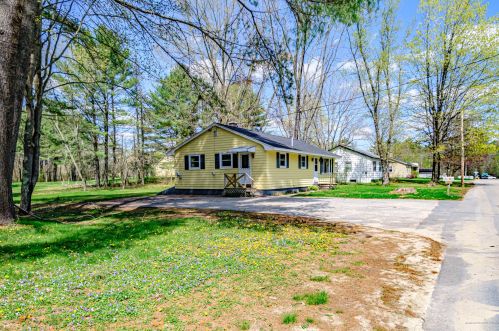 11 Riverside Ln, Bethel, ME 04217-4420