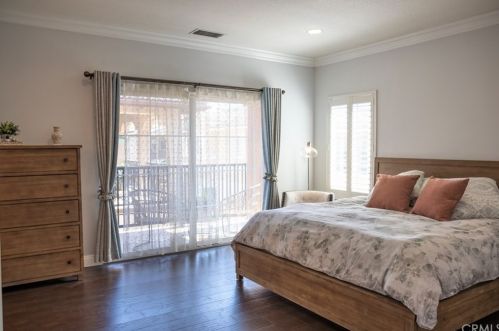 1 Lilac, Irvine CA  92618-6908 exterior