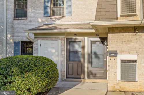 69 Valleybrook Dr, Lancaster, PA 17601-4612