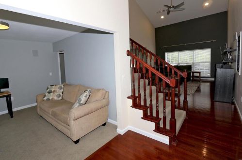425 Winter Lake Cir, Fenton, MO 63026-8006
