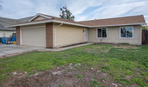 148 Randall Ave, Vacaville, CA 95687-5227